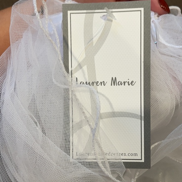 Veil - Picture 5 of 5